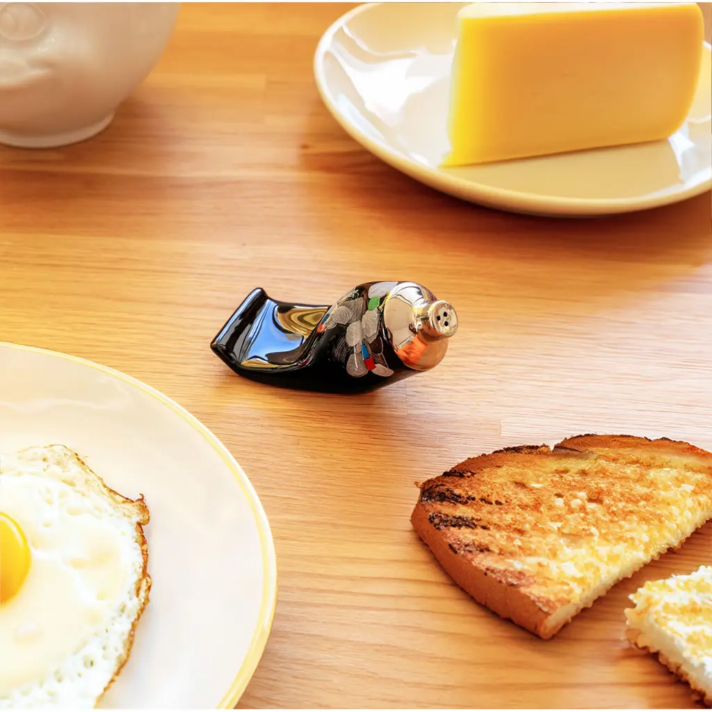 poivriere-paint-it-black (2).webp