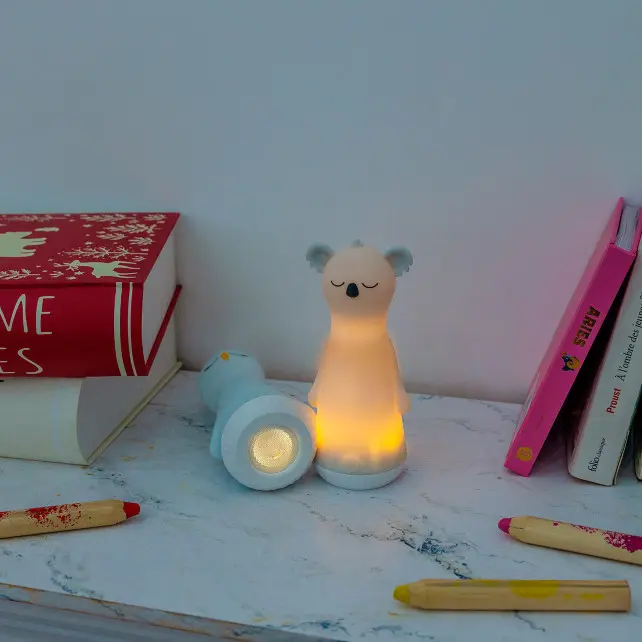 veilleuse-et-lampe-torche-illuminati (1).webp