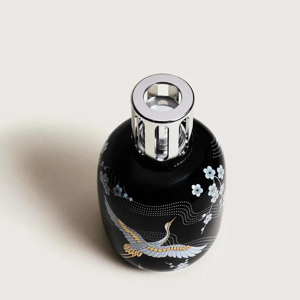 654981dd551e619dce33643c5b2457d3fc892b56_004909_SAKURA_LAMPE_NOIRE_2500x3100_P_3.webp