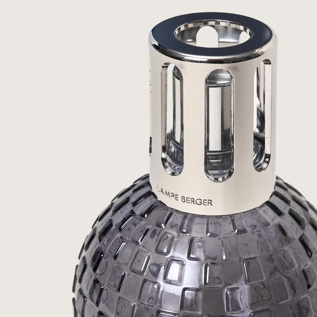 fb554e48c2ec7be8bc85bb140971f8b6ae6a977a_004886_DISCO_LAMPE_GRISE_2500x3100_P_3.webp