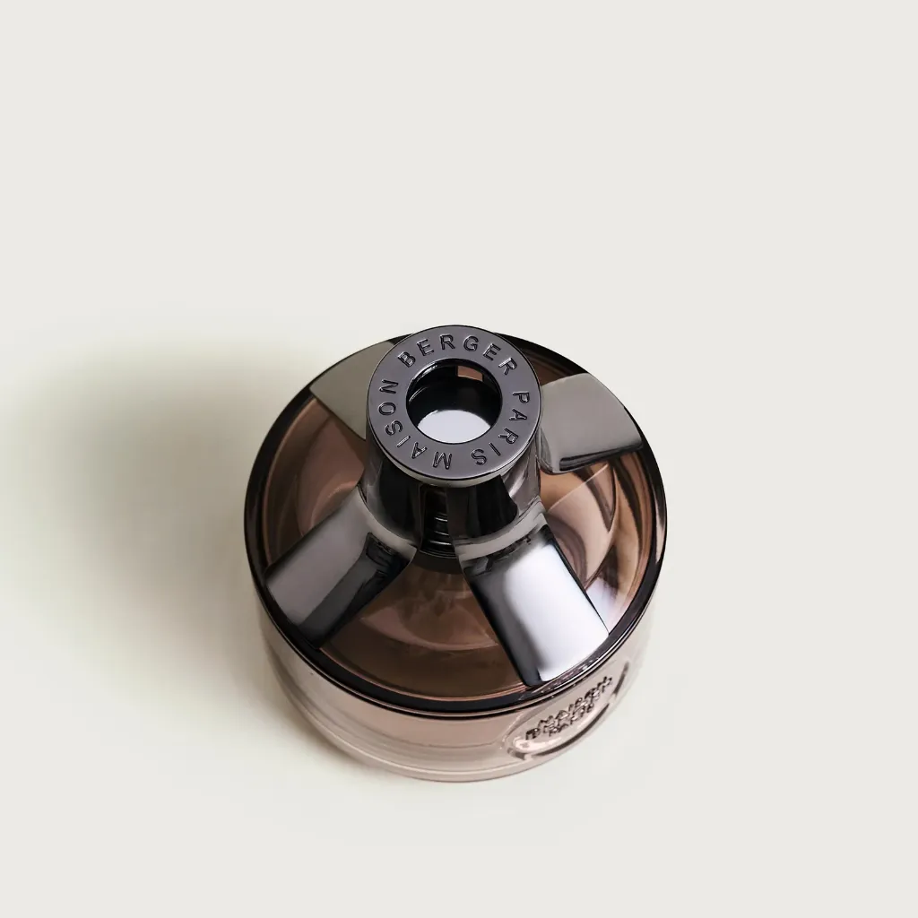 203e5c9d892a130e4bdc6f8b48a2e7f33020a803_004907_IDENTITY_LAMPE_MARRON_ROSEE_2500x3100_P_3.webp