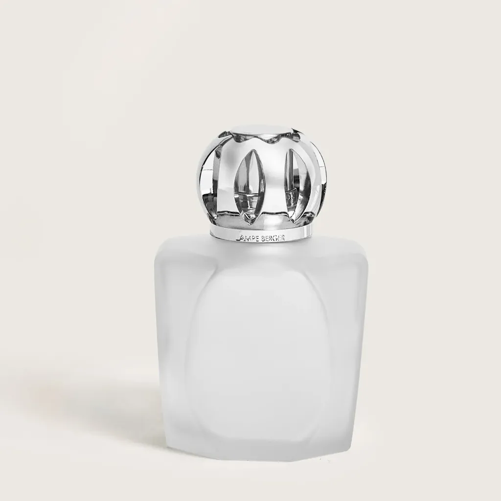 a68b96ffff0bbba74a5444f4618a53389a8de10d_004902_MAGICAL_LAMPE_GIVREE_2500x3100_P_2.webp