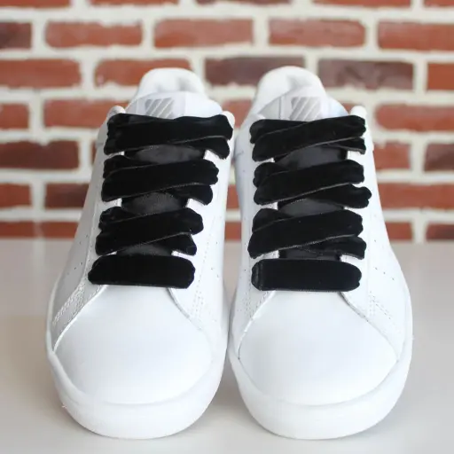 [VEL-NOIR] Lacets Noir en Velours - Furious Laces